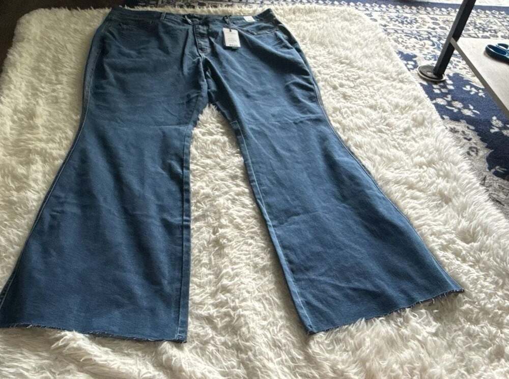 Judy Blue High Waist Raw Hem Flare Jeans Medium Blue Size 24W‎